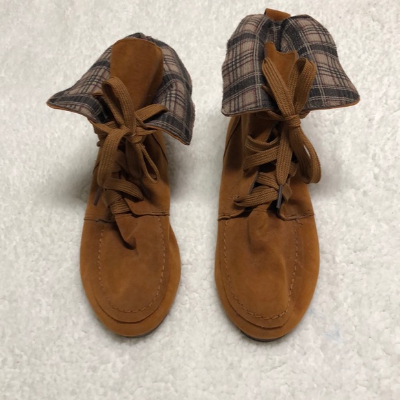 BRAND NEW!! Ankle boots! - Picture 2 of 3